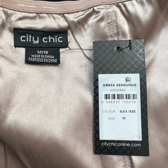 City Chic Lace Bodice Fitted Sensuous Dress - NWT! Size M/18 - Picture 5 of 7